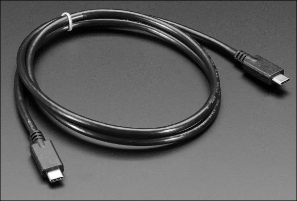 Подключите кабель USB-C к обоим устройствам