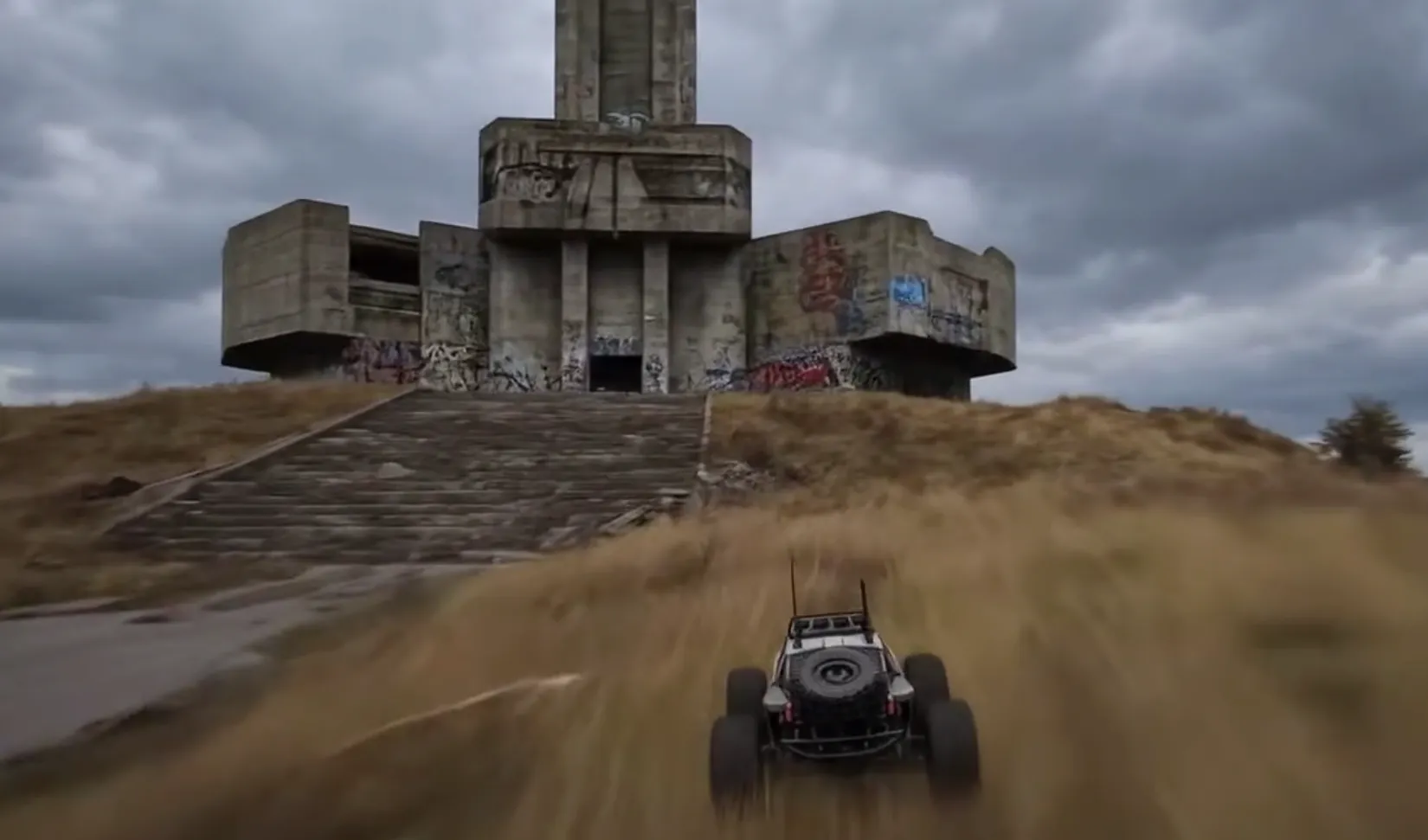 Google тестирует Genie 3 — нейросеть, которая достраивает мир прямо во время вашего движения