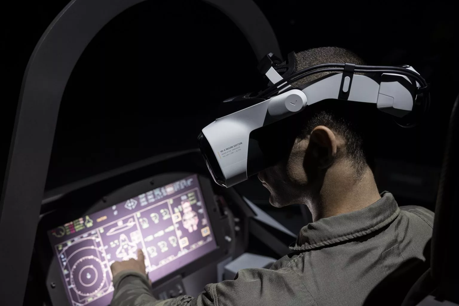 Очки смешанной реальности Varjo XR-4