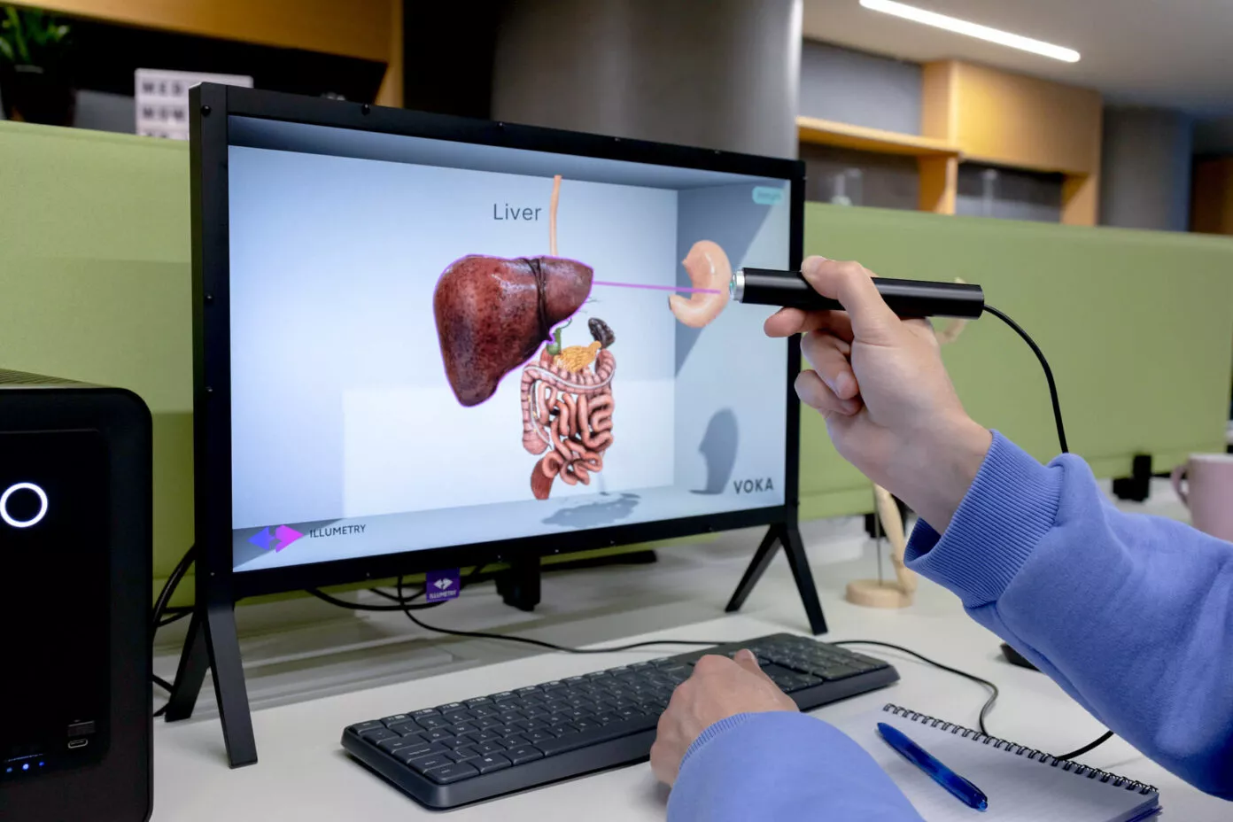 Вместе с 3D-монитором поставляются очки с активным затвором