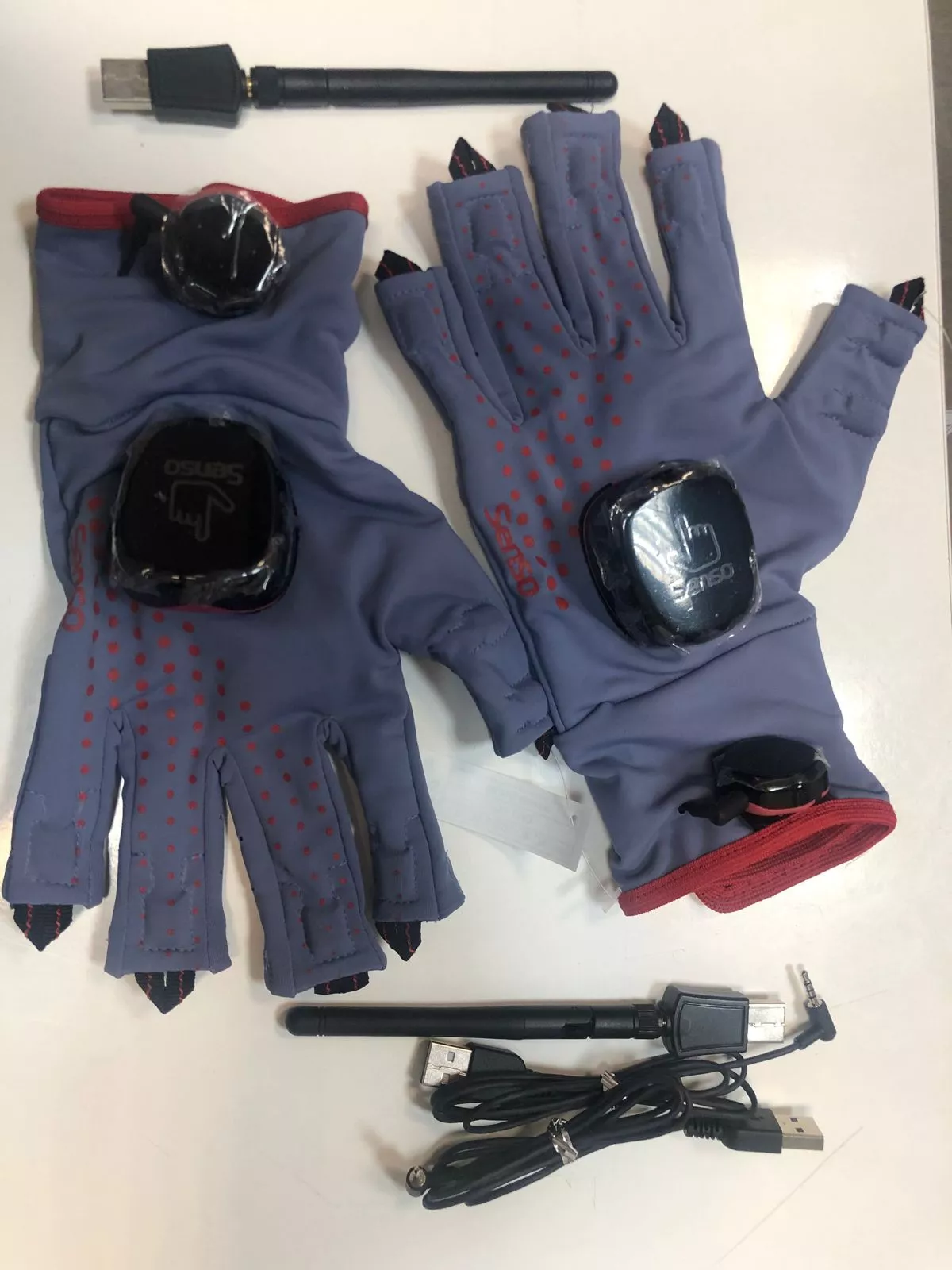 Комплект поставки Senso Glove DK3
